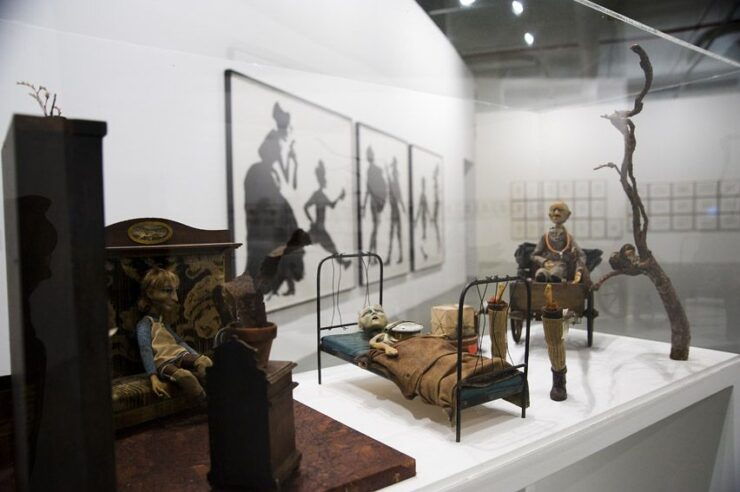 Istanbul: Contemporary Art Walk - Neighborhood Exploration