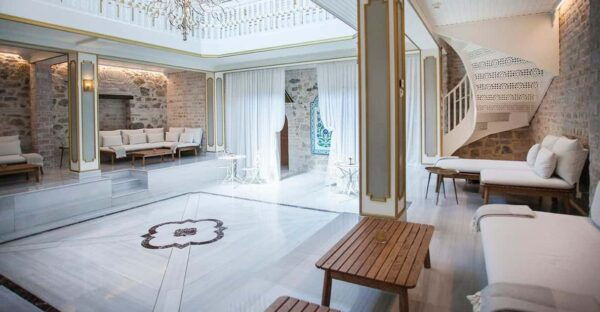 Istanbul: Cukurcuma Hamam Experience in Taksim - Amenities and Refreshments