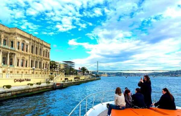 Istanbul: Daytime Bosphorus Yacht Cruise With Fruit & Snacks - Booking Process and Payment Options