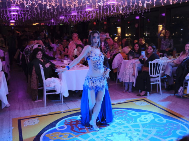Istanbul: Dinner Cruise With Hotel Pickup & Optional Drinks - Entertainment and Atmosphere