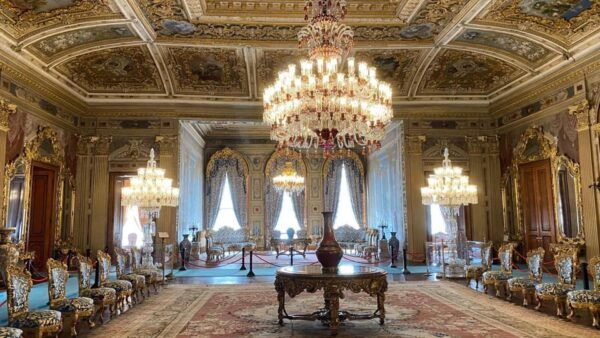 Istanbul: Dolmabahce Palace & Bosphorus by Boat Full Day Tour - Dolmabahce Palace Exploration