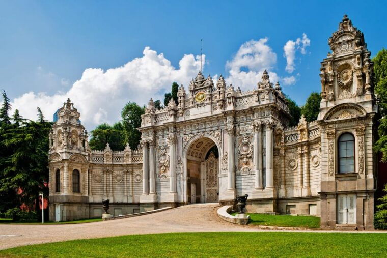 Istanbul: Dolmabahce Palace, Chora Church & Balat Tour - FAQ