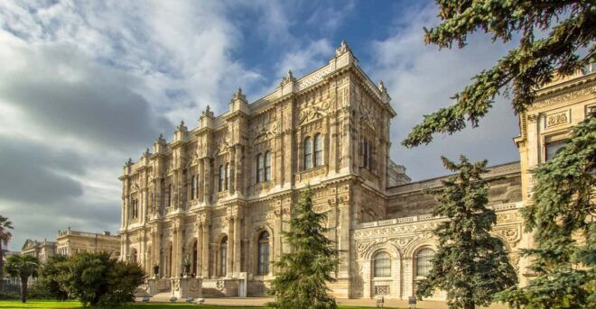 Istanbul: Dolmabahçe Palace Entry Ticket With Guided Tour - Itinerary Details