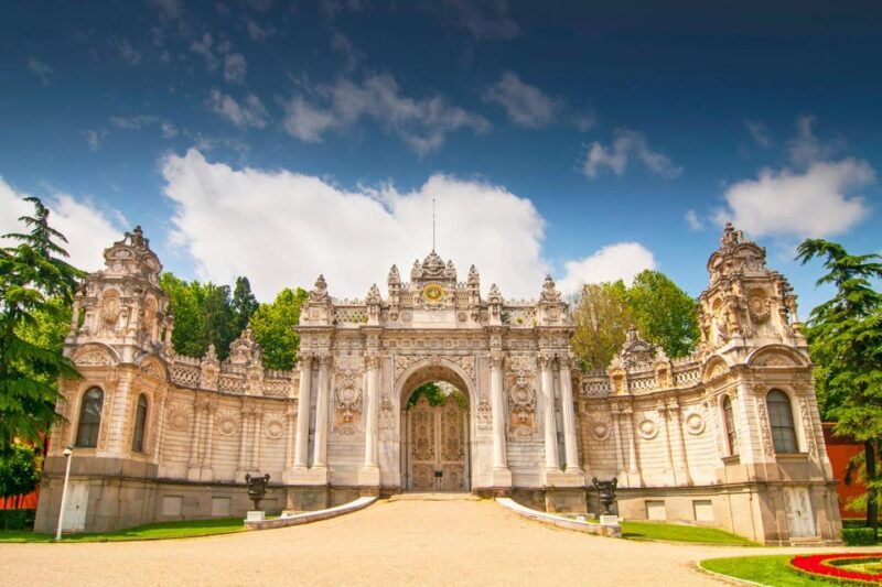 Istanbul Dolmabahçe Palace Private Tour with Transfers - What You’ll Love About This Tour