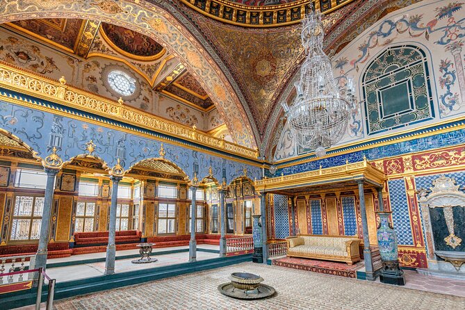 Istanbul Dolmabahçe Palace Private Tour With Transfers - Cancellation Policy and Reviews