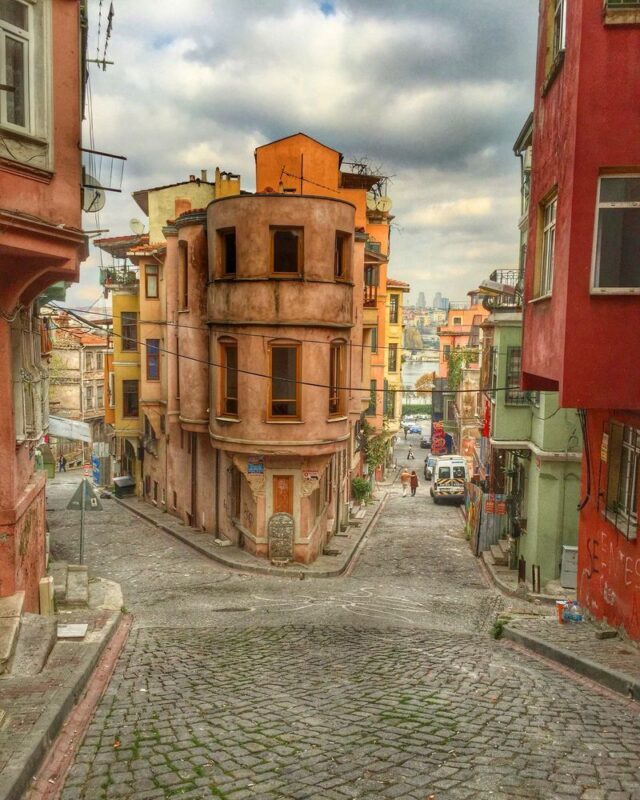 Istanbul Fener Balat Historical Walking Tour - The guide can make the neighborhood click
