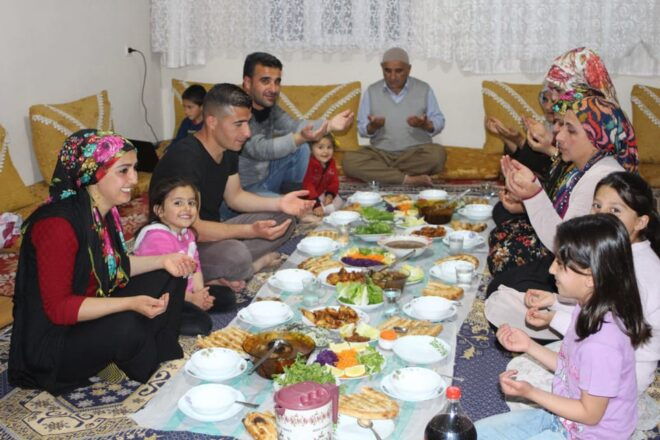 Istanbul Food and Culture Tour: Dinner at Local Family - Important Information