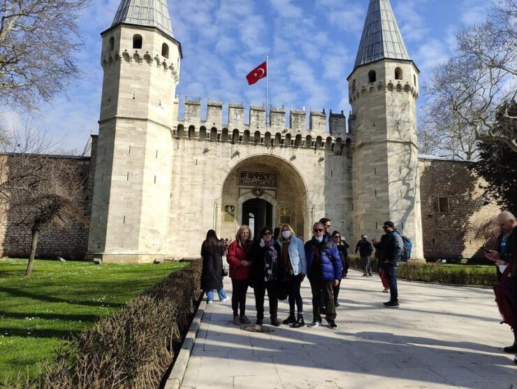 Istanbul: Full-Day Old City Tour With Lunch and Transfers - Key Points