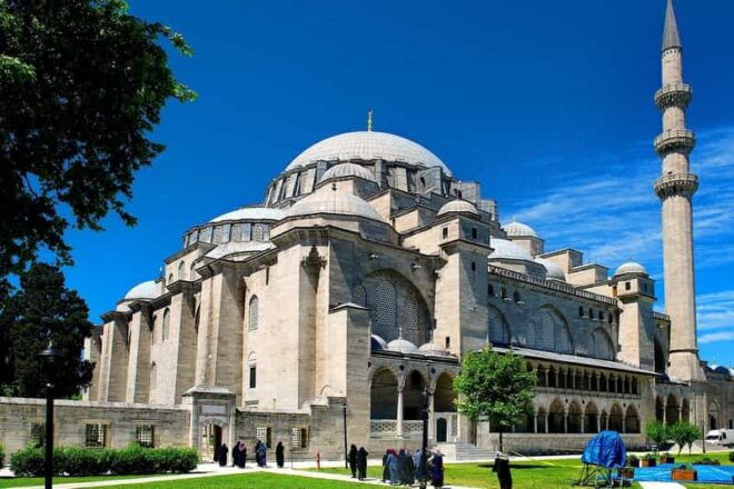 Istanbul: Guided Day Tour to Magnificent Century of Ottomans - Tour Guide and Language