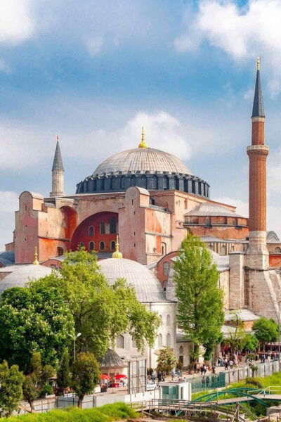 Istanbul: Hagia Sophia, Topkapi & Mosque Small Group Tour - Nearby Attractions and Activities