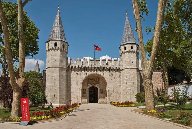 Istanbul: Half-Day Topkapi Palace Tour With Guide - Topkapi Palace Details