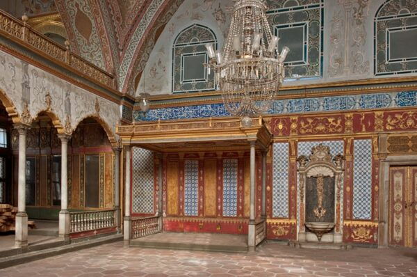 Istanbul: Half-Day Topkapi Palace Tour With Guide - Important Tour Information