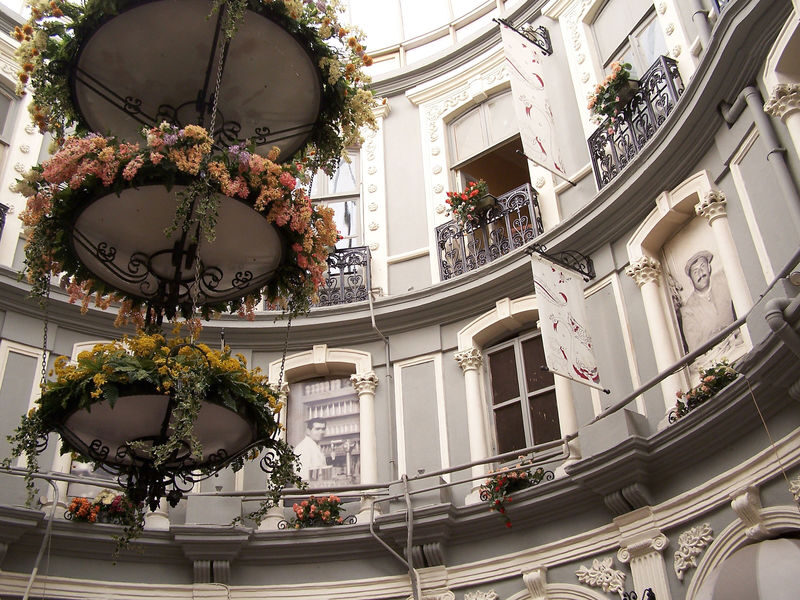 Istanbul Istiklal Street Food Night Tour - Who is likely to enjoy this tour