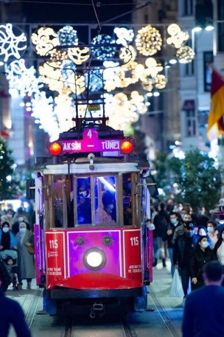 Istanbul: Karakoy District Nighttime Guided Walking Tour - Guided Experience Details