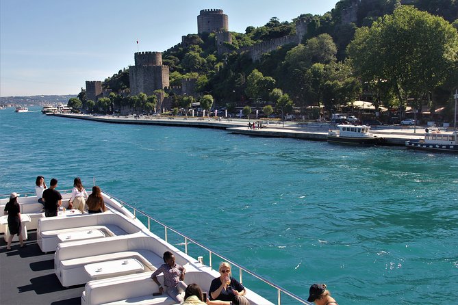 Istanbul Lunch Cruise on Bosphorus and Black Sea - Included Amenities on the Cruise