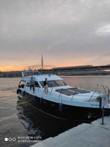 Istanbul: Luxury Yacht Tour at Sunset With Snacks - Booking and Cancellation Policy