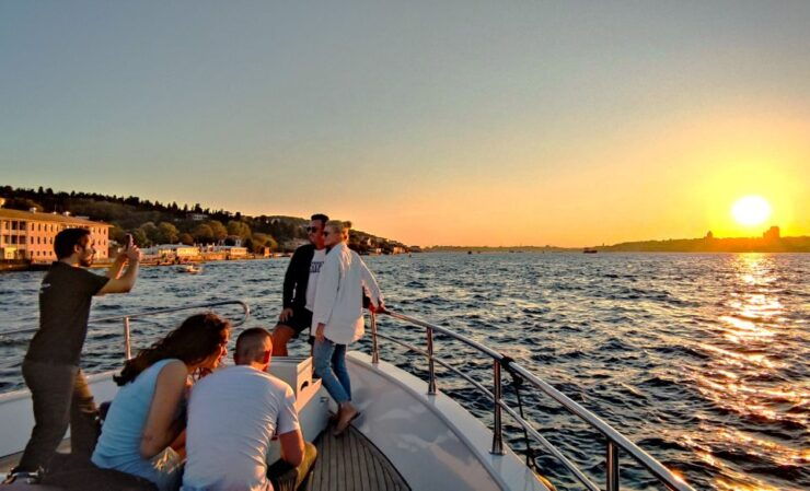 Istanbul: Old City Tour and Luxury Sunset Bosphorus Cruise - Activity Details