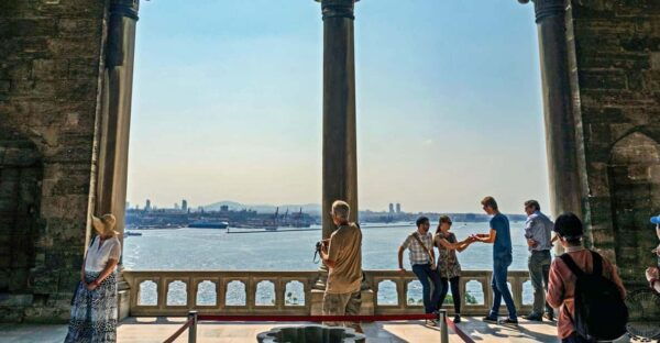 Istanbul: Old City Walk, Topkapi Palace & Bosphorus Cruise - Tour Logistics and Meeting Points