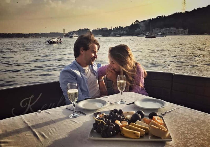 Istanbul: Private Bosphorus Dinner Cruise on a Luxury Yacht - Overview of the Experience