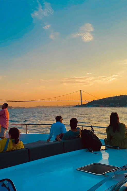 Istanbul: Private Bosphorus River Luxury Yacht Tour - Key Points