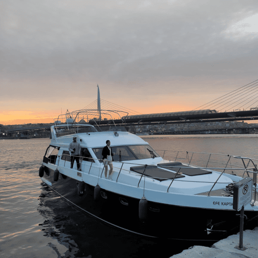 Istanbul: Private Bosphorus River Luxury Yacht Tour - Onboard Amenities