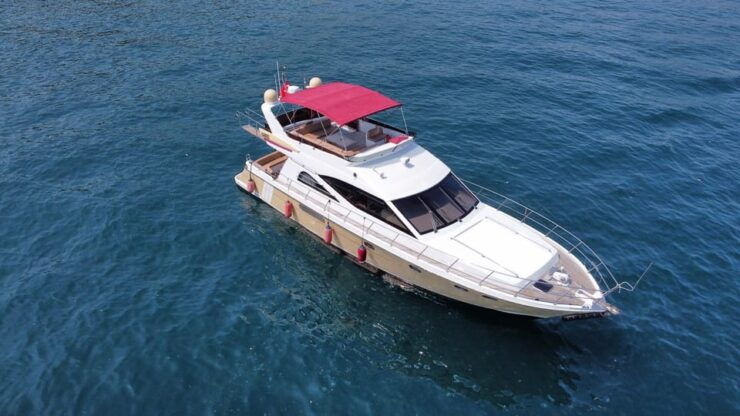 Istanbul: Private Bosphorus Strait Sightseeing Yacht Cruise - Key Points