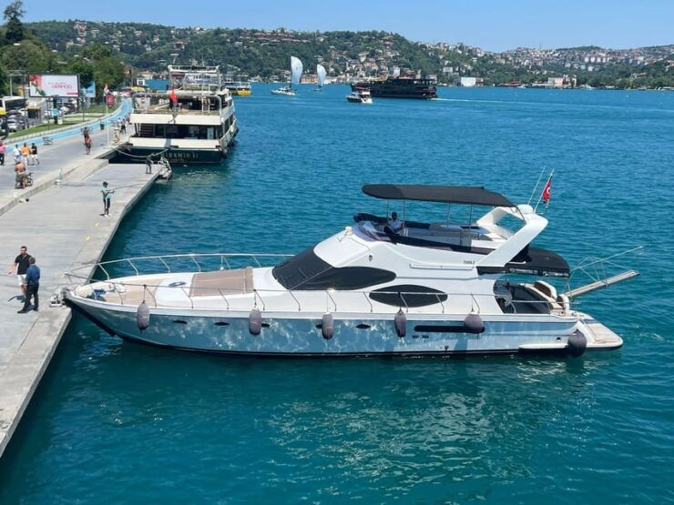 Istanbul: Private Bosphorus Strait Sightseeing Yacht Cruise - Experience Highlights