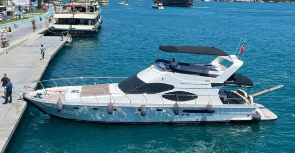 Istanbul: Private Bosphorus Strait Sightseeing Yacht Cruise - What to Bring and Restrictions