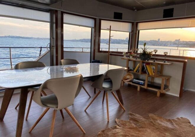 Istanbul: Private Bosphorus Tour On Catamaran - Event Options and Services