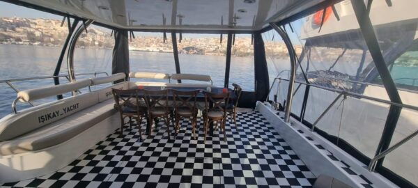 Istanbul: Private Bosphorus Tour On Luxury Yacht Eco#6 - Personalized Service and Crew