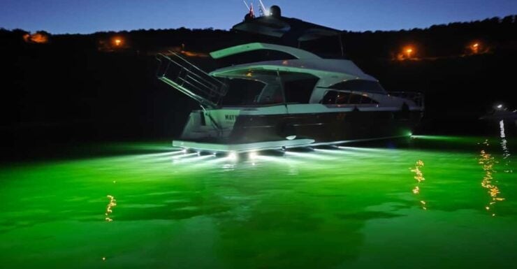 Istanbul: Private Bosphorus Yacht With Tour Guide and Snacks - Key Points