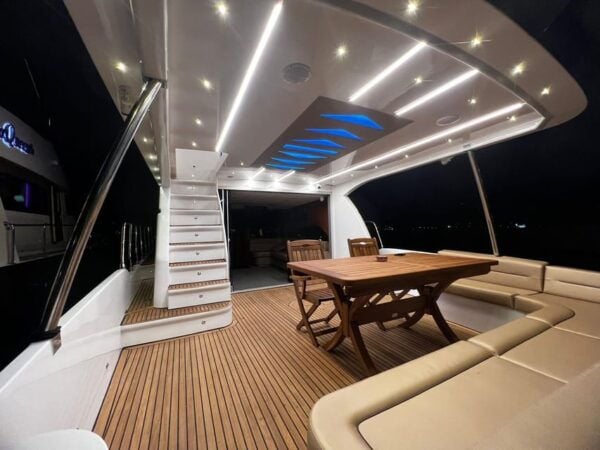Istanbul: Private Bosphorus Yacht With Tour Guide and Snacks - Customer Reviews
