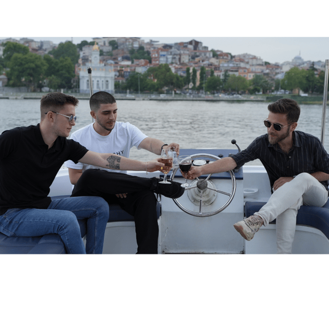 Istanbul Private Luxury Yacht on Bosphorus 14 Meter (46 Feet) - Key Points