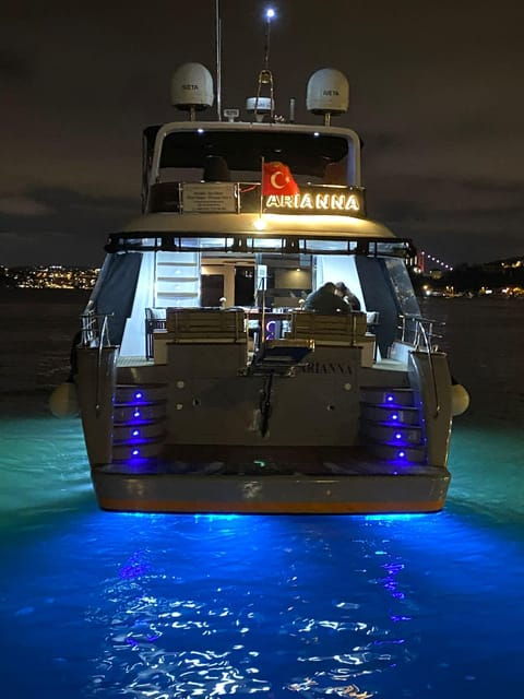 Istanbul Private Luxury Yacht on Bosphorus 22 Meter(72 Feet) - Key Points
