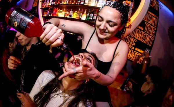 Istanbul: Pub and Rooftop Bar Crawl - Essential Tips for Participants