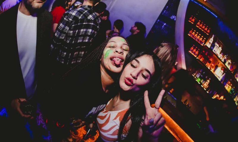 Istanbul: Rooftop Clubs Crawl with Shots, Games & Party Bus - An In-Depth Look at the Istanbul Rooftop Clubs Crawl