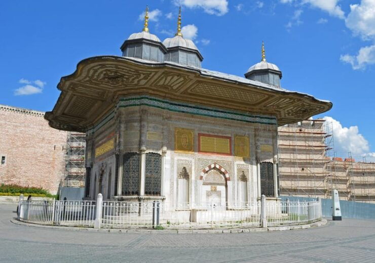 Istanbul Scavenger Hunt and Sights Self-Guided Tour - Key Points