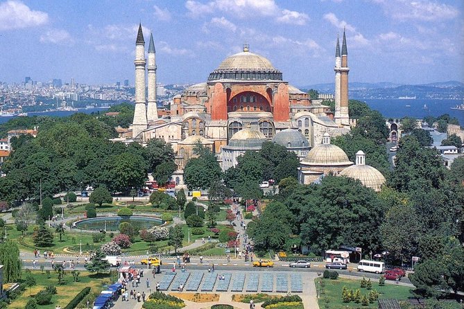 Istanbul Small Group City Tour: Blue Mosque, Hippodrome, Grand Bazaar, St Sophia and Topkapi Palace - Tour Highlights