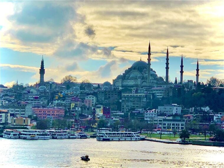 Istanbul: Suleymaniye Mosque, Zeyrek, Fener and Balat tour - Practical Considerations and Value
