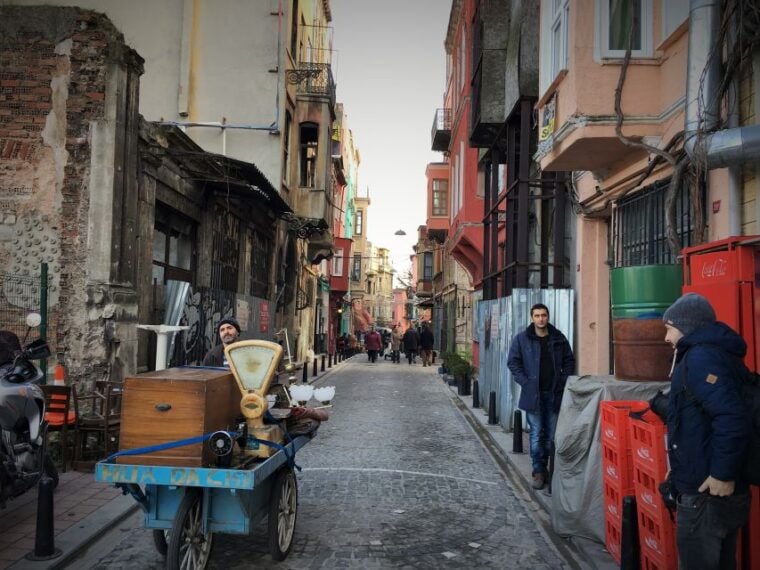 Istanbul: Suleymaniye Mosque, Zeyrek, Fener and Balat tour - The Sum Up
