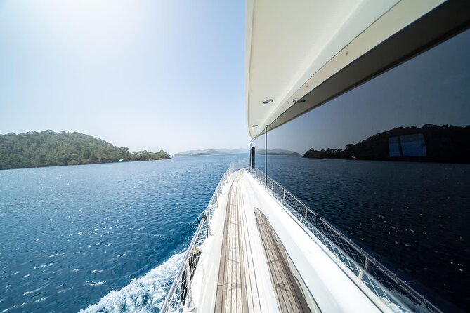 Istanbul: Sunset Bosphorus Yacht Cruise With Audioguide & Snacks - Price and Value