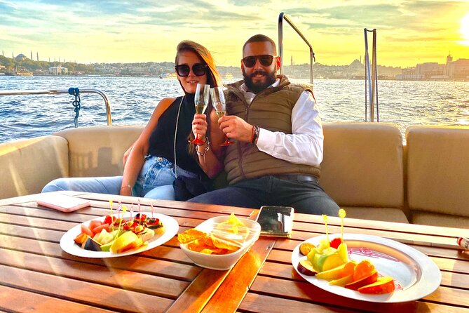 Istanbul Sunset Luxury Yacht Cruise With Snacks and Live Guide - Featured Reviews and Host Responses