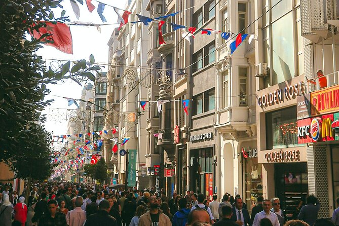 Istanbul Taksim, Istiklal, Galata Tower and Dolmabahçe Tour - Strolling Along Istiklal Avenue
