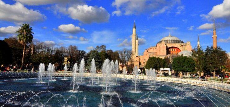 Istanbul: Topkapi, Hagia Sophia and Basilica Cistern Tour - Itinerary Highlights