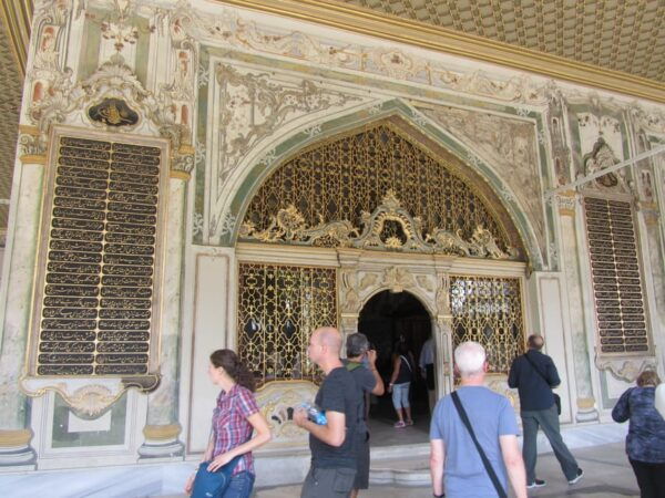 Istanbul: Topkapi, Hagia Sophia and Basilica Cistern Tour - Customer Ratings