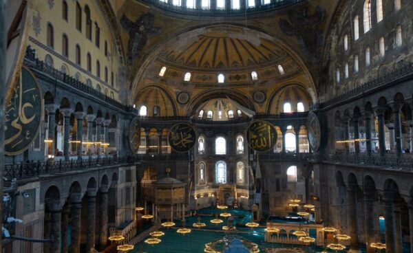 Istanbul: Topkapi, Hagia Sophia and Basilica Cistern Tour - Frequently Asked Questions
