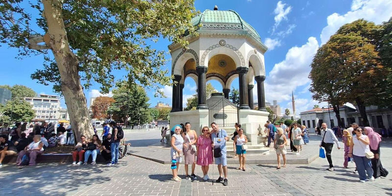 Istanbul: Topkapi Palace and Harem Guided Tour with Ticket - Why Topkapi Palace needs a guide