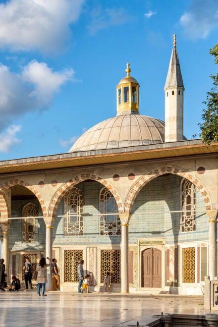 Istanbul: Topkapi Palace and Harem Guided Tour With Tickets - Frequently Asked Questions