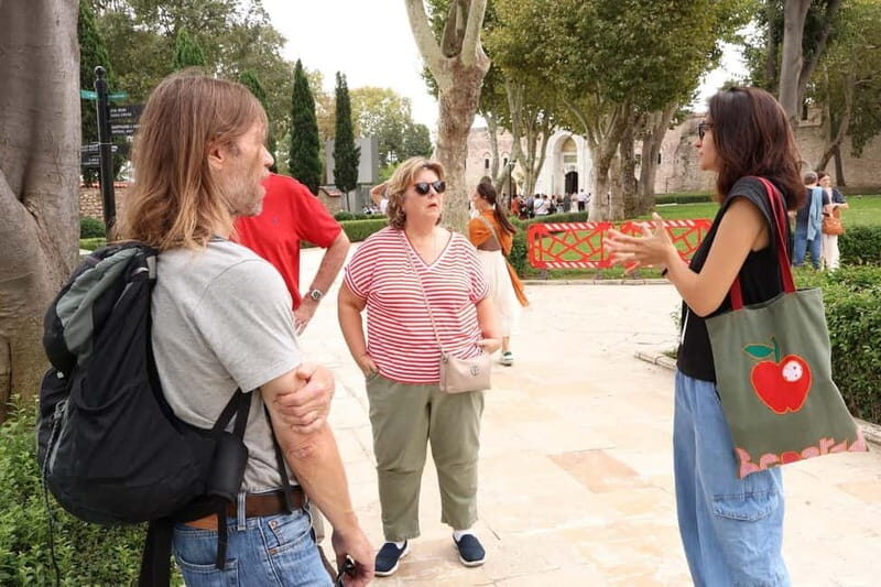 Istanbul: Topkapi Palace and Harem Museum Tour with Ticket - Practical Tips for a Great Experience
