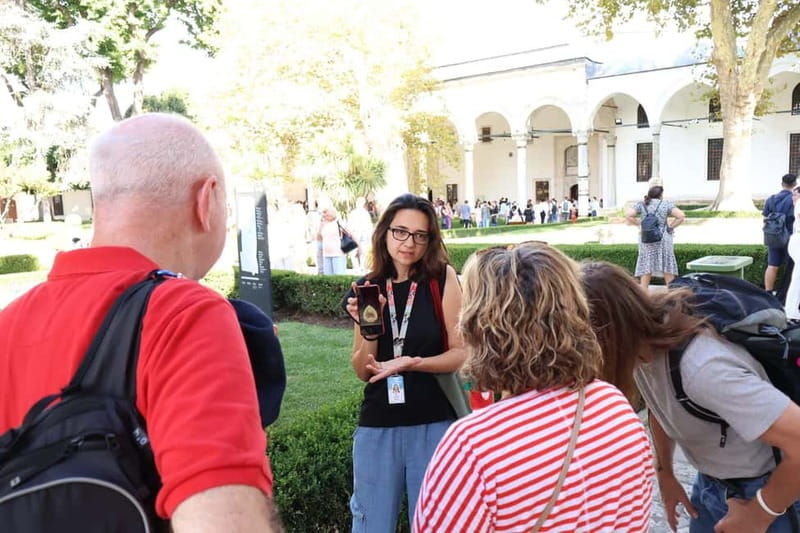 Istanbul: Topkapi Palace and Harem Museum Tour with Ticket - Good To Know